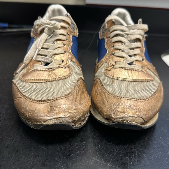 Well loved retro gold Golden Goose - Picture 5 of 8